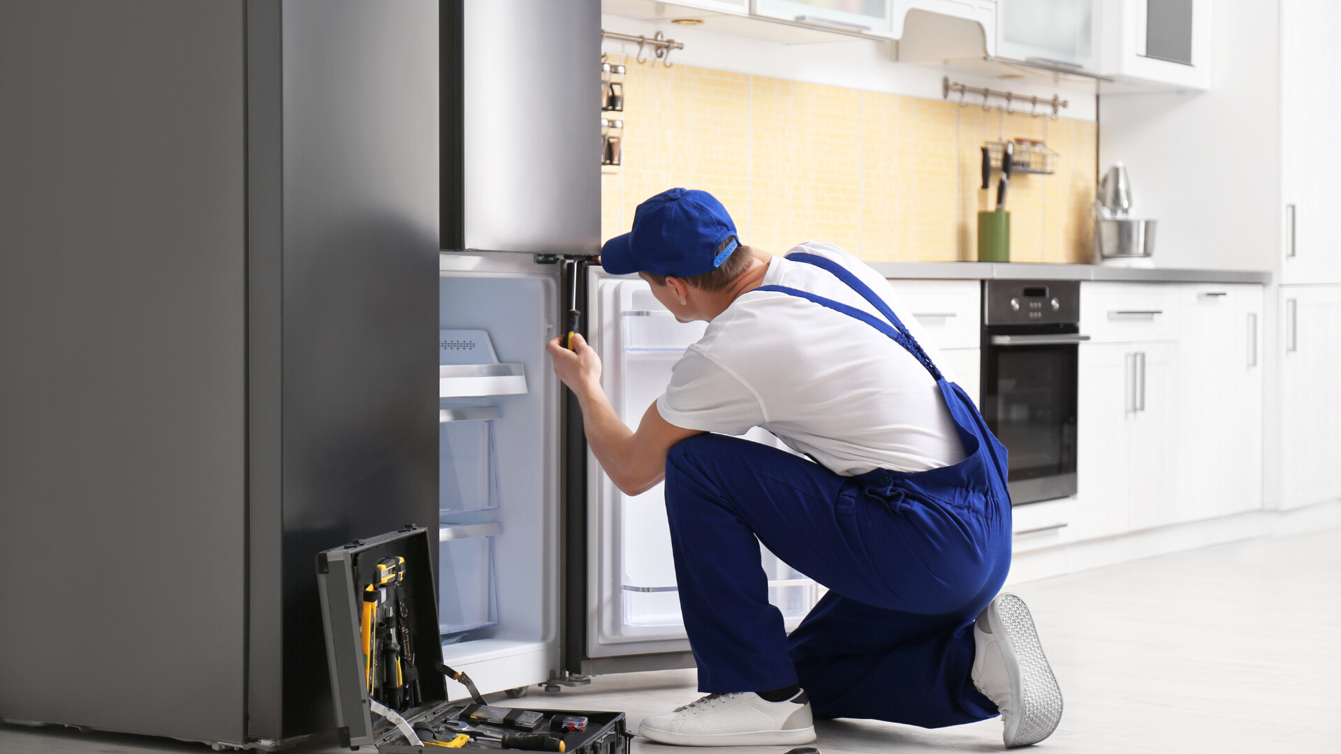 Smart-Refrigerator-Repair-When-Technology-Meets-Mechanical-Reality